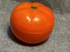 Hutzler Tomato Saver Keeper Storage Container - Keeps Fresh Longer