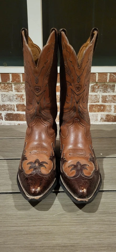 Womens Ariat Heritage Tooled Boots Snip Toe Beautiful Womens 9B Womens Cowboy - Image 2 of 4