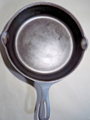 Nice Detroit S-2338 Cast Iron Cooking-Ware No.8 Nickel Skillet-Restored-Spins-