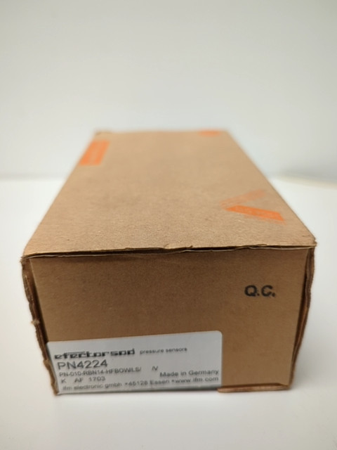 IFM Efector PN4224 Pressure Sensor - New in Box