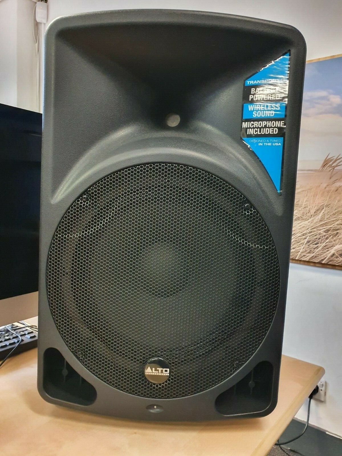 alto transport 12 portable pa system with wireless mic & usb