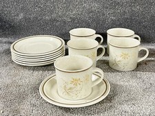 VINTAGE SET OF ROYAL DOULTON SANDSPRITE PATTERN CUPS & SAUCERS 1977 LAMBETHWARE