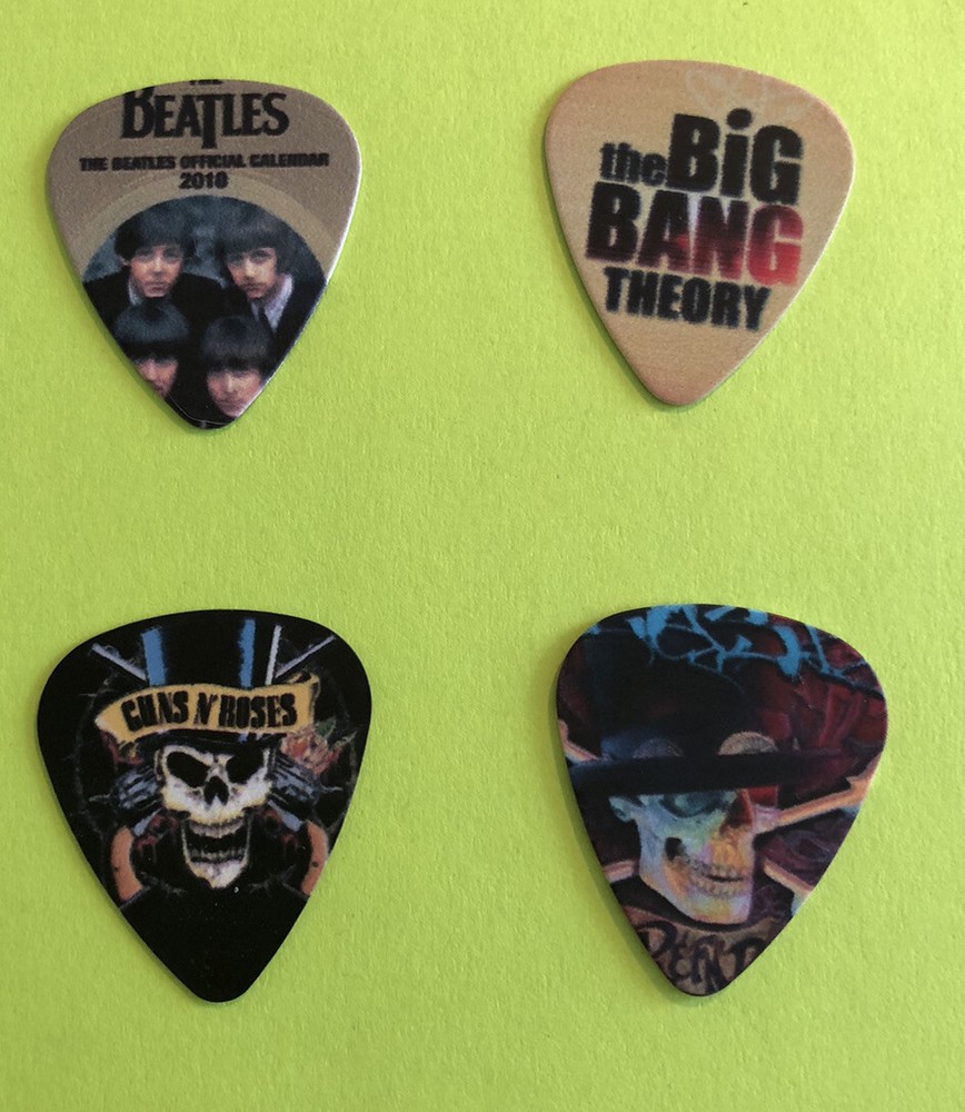 Vintage Style Collectors Guitar Pick Lot of 4 Printed 2-Sided 0.71mm Medium NWOT