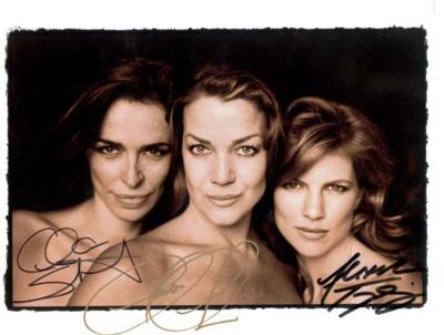 XENA 8X10 PHOTO SIGNED BY CLAIRE STANFIELD CLAUDIA CHRISTIAN & ALEXANDRA TYDINGS