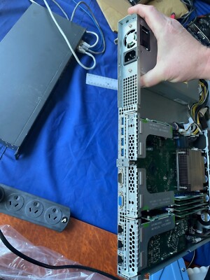 Fujitsu Primergy RX1330 M3 1U Server Intel Xeon E3-1230 v6 NO RAM