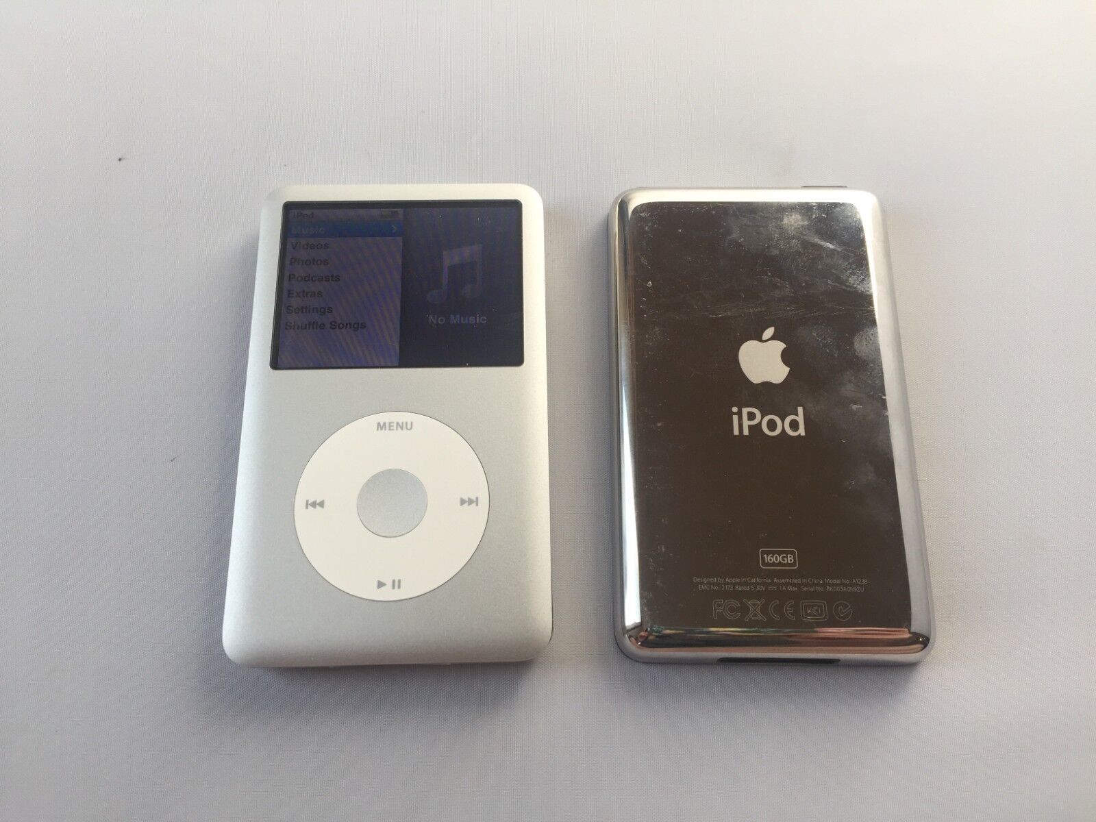 Apple Ipod Classic 7th Generation (w/Click-wheel) Black/Silver