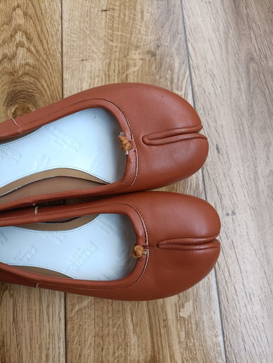 MAISON MARGIELA TABI LEATHER BALLET FLATS SIZE 38 EU, 7.5 US MAISON MARGIELA TABI LEATHER BALLET FLATS SIZE 38 EU, 7.5 US
