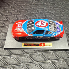 Richard Petty 1:43 43 STP Diecast Racing Car Red/Blue w/ Stand Display Base
