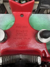 Ridgid 8"Pipe Capacity, Top-Screw Bench Chain Vise Model BC810