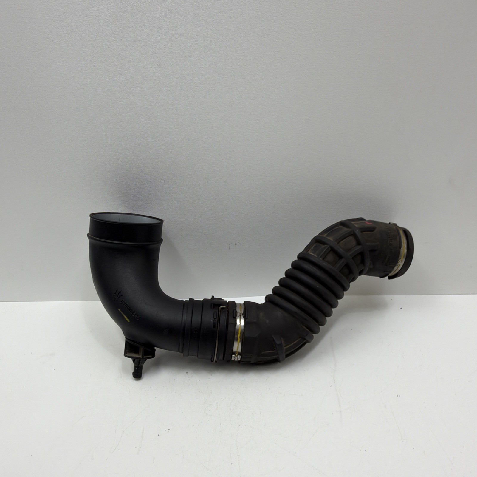 🟢14-22 Maserati Quattroporte M156 Engine Right Air Intake Duct Pipe Hose OEM🟢