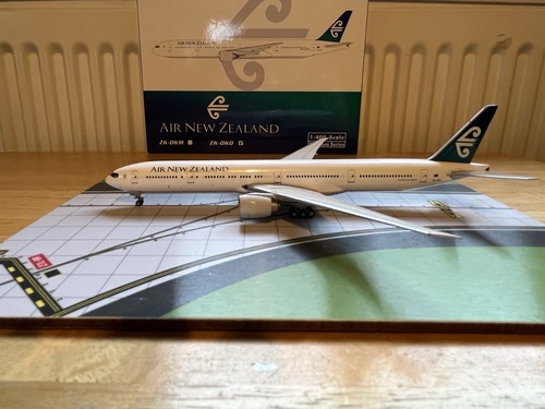 Phoenix Models 1:400 Air New Zealand - Boeing 777-300ER - ZK-OKO - Picture 13 of 18