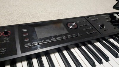 Roland FA-06 Synthesizer - Schwarz