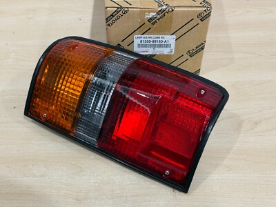 8155089163 Genuine Toyota Lamp ASSY Rear Combination RH 81550