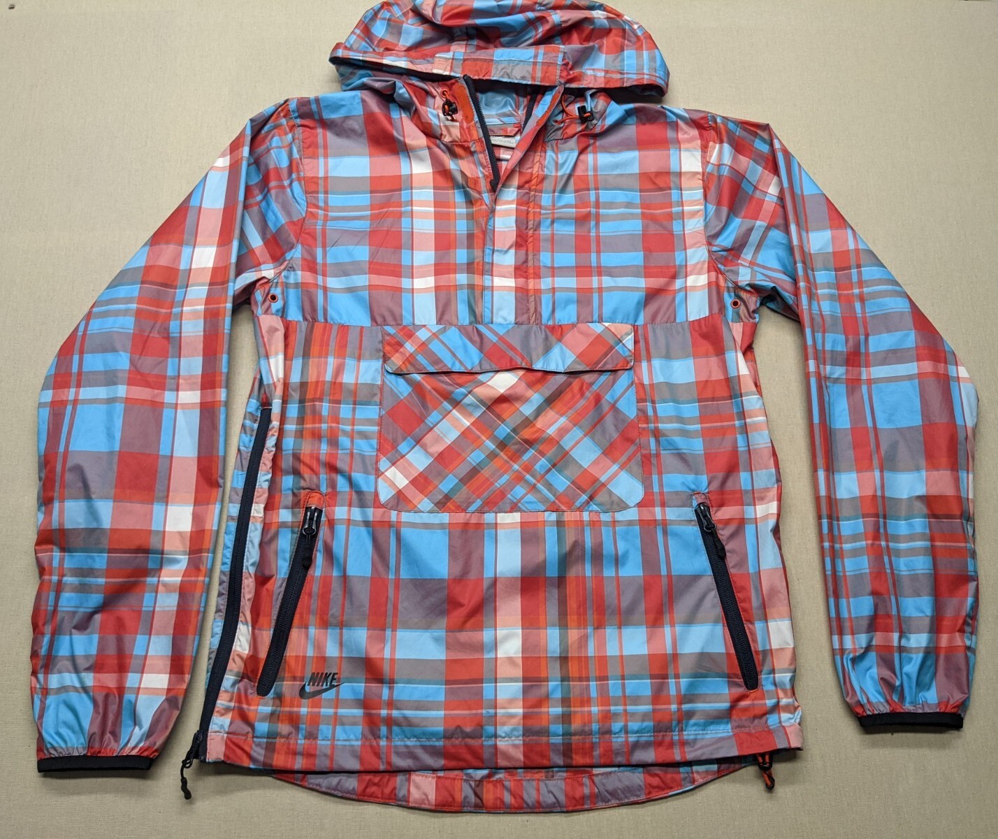 nike windbreaker plaid hood
