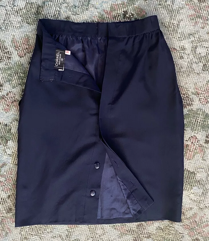Vtg CHANEL Boutique Pencil Skirt Navy Back button 36 0 2 xs high waist silk  ?