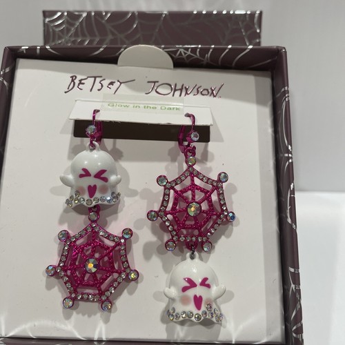 Neu Betsey Johnson Fuchsia Ton Mädchen Geist & Spinnennetz Mismatch Ohrhänger - Bild 2 von 12