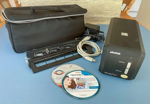 Plustek OpticFilm 7200i. Slide/Film Scanner. Tested using Vuescan trial version.