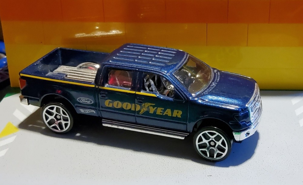 2009 FORD F-150    2022 Hot Wheels Metro Series    Blue
