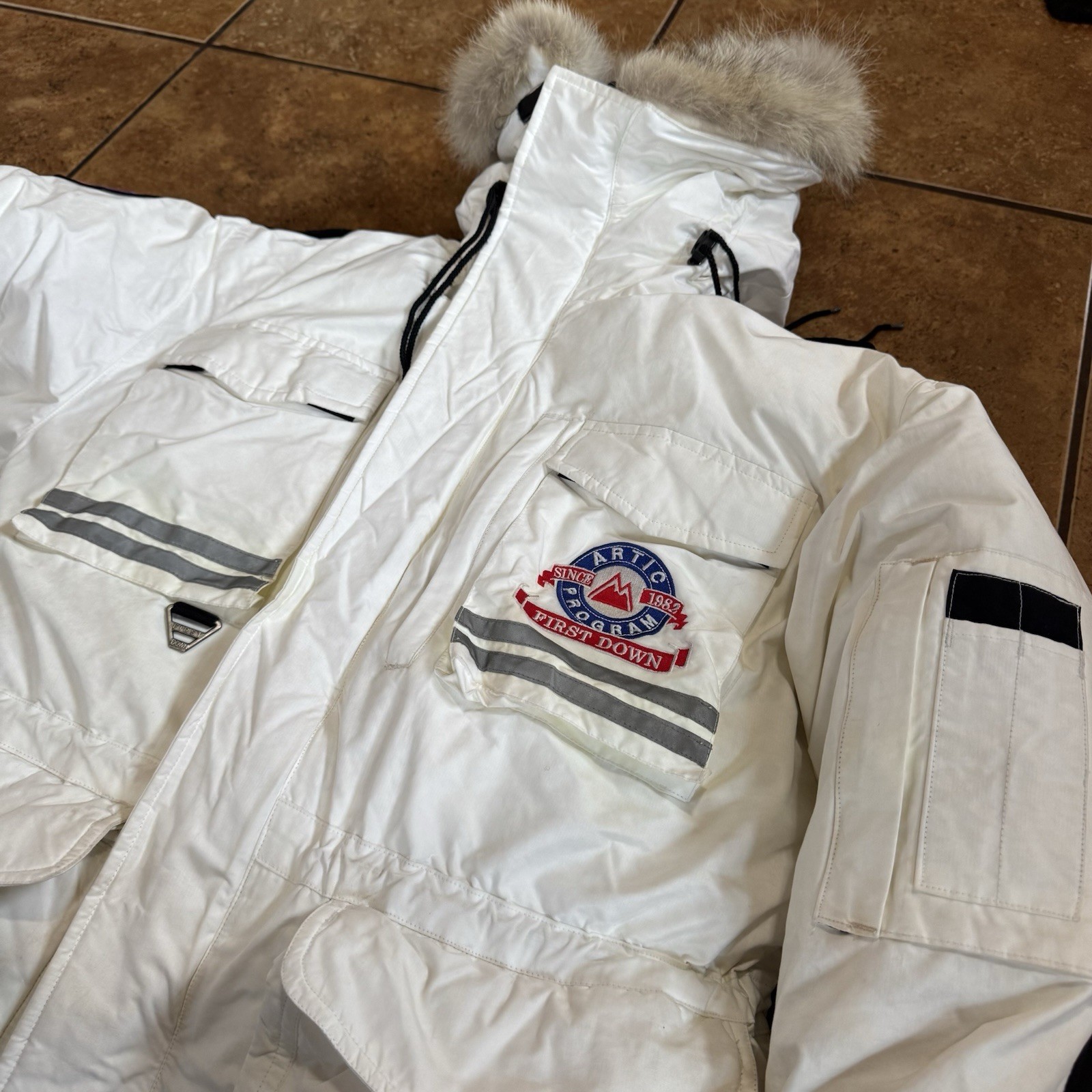 VTG First Down Puffer Jacket Arctic program goose… - image 3