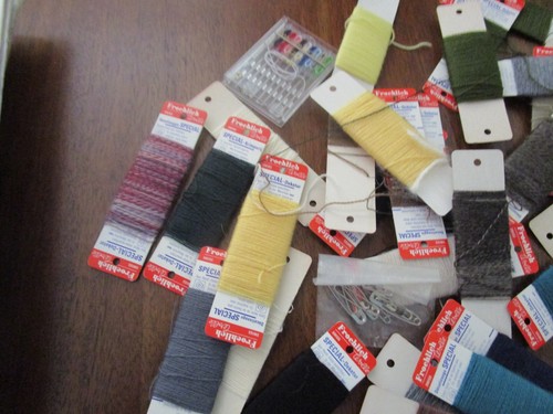 Lot of 32 Froehlich Wolle Swiss (Special-Dekatur) Embroidery Yarn - Picture 4 of 4