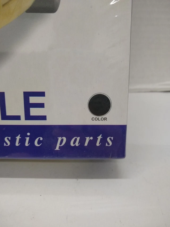 Puerta 06033 1998 VW Escarabajo Nuevo Cupé Escala 1/18 Diecast Hobby Kit - Negro Foto 2 de 2