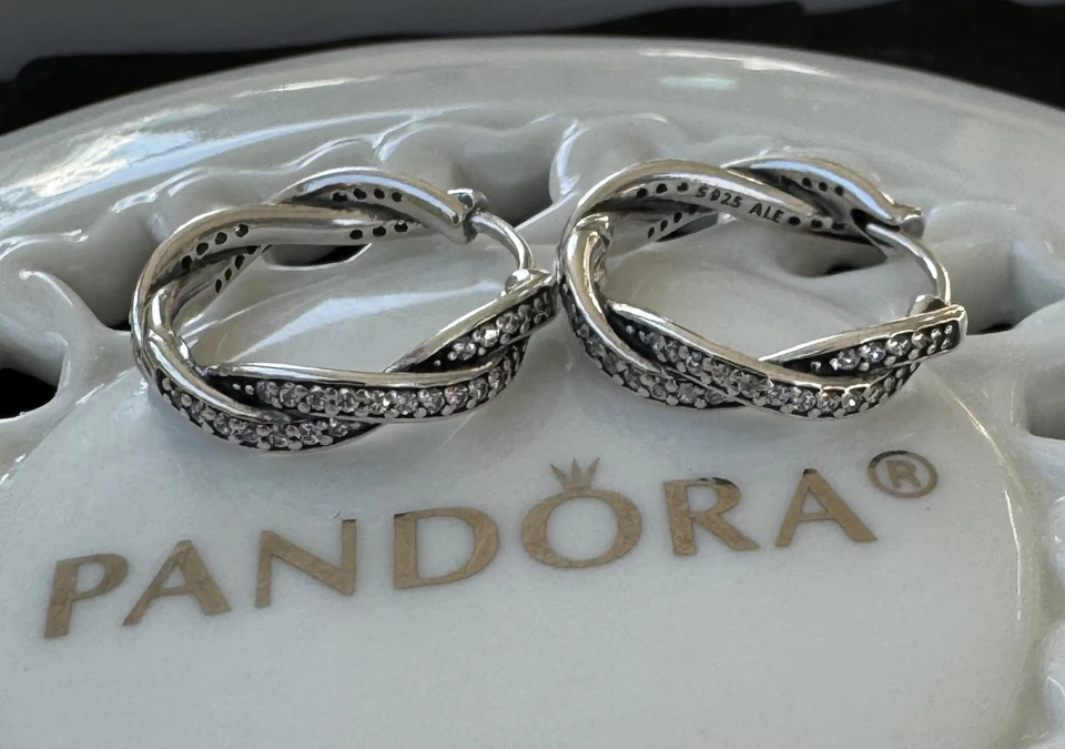Auténticos pendientes de aro Pandora Twist of Fate #290576CZ Foto 2 de 4