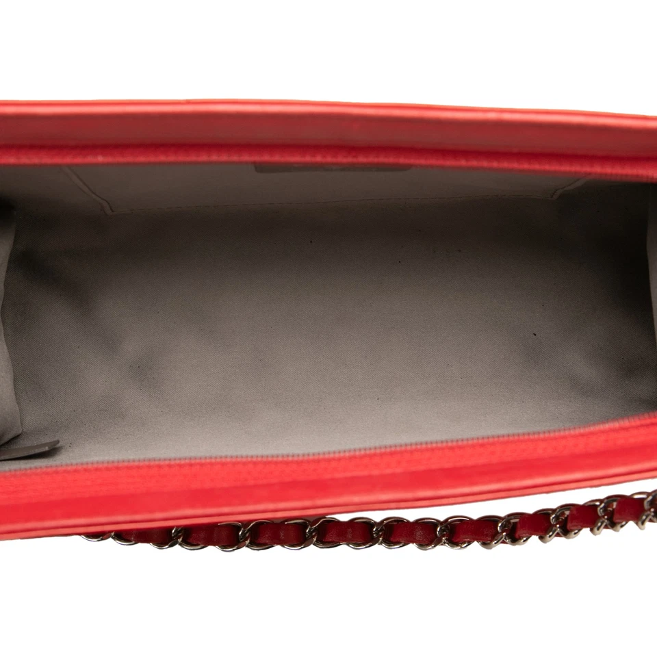 Cartera Chanel Autenticada Piel de becerro Símbolos de la Suerte Roja Foto 4 de 4