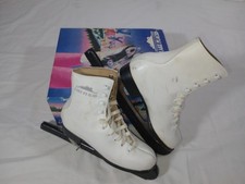 Lake Placid Youth 2 Figure Skates White Lace Up Hard Shell Beginner Preowned