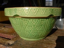 Vintage McCoy Green Hearts and Triangles Yelloware Mixing Bowl 9"x 5"  Sweet!