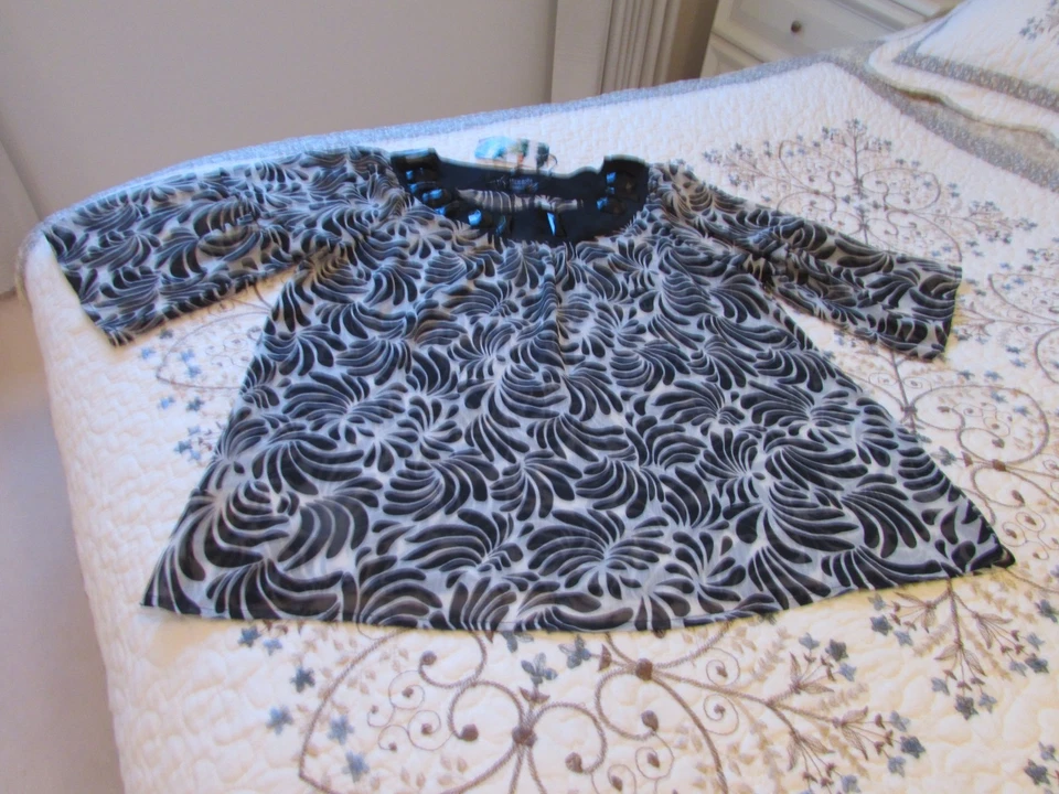 Ladies Blouse Size medium 10/12 Design Threadz 3/4 Sleeves Black & White - image 4 of 4
