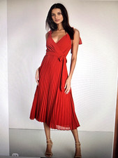 NEW with tags (NWT) Lulu’s Charming Connection Pleated Rust Red Midi Dress Med