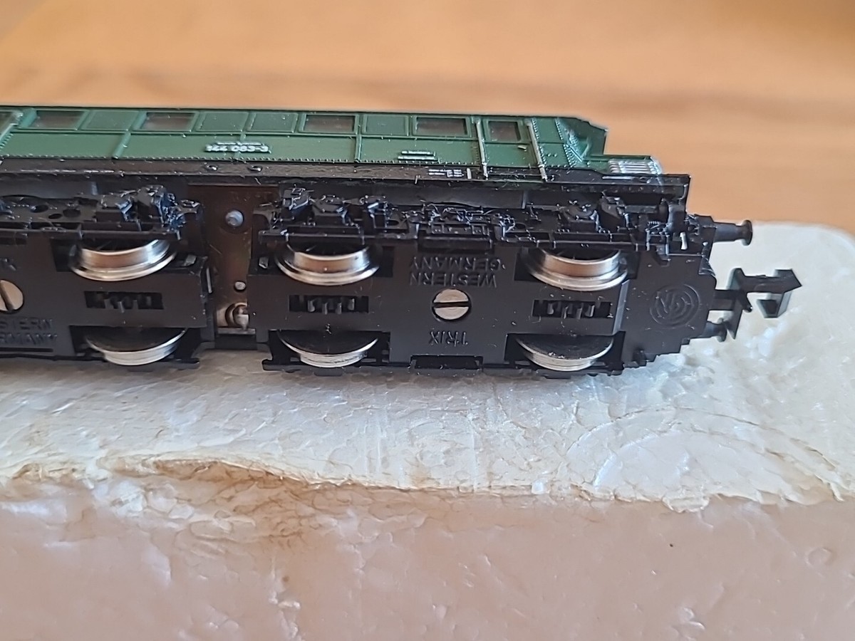Locomotive électrique Minitrix N°2033 - DB 144 083-3 - Échelle N - Neuf En Boîte