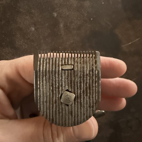 Vintage Oster Hand Hair Clipper Model 105 - Picture 3 of 6