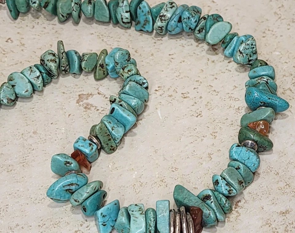 COLLAR TURQUESA VERDE GRUESO DE AGUA FRÍA CON COLGANTE GRANDE DE PLATA Foto 2 de 4