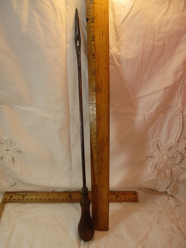  CHATILLON NEEDLE CANVAS SAIL LEATHER 15 1/2" WOOD HANDLE 