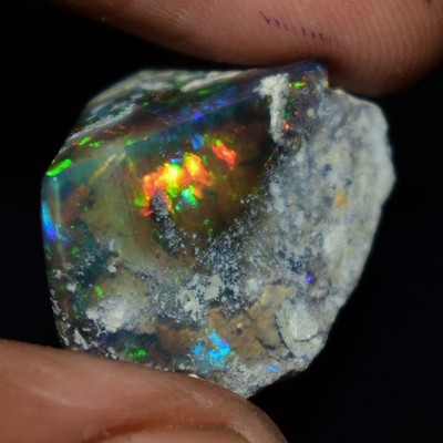 Glatter schwarzer Opal grob 13,95 kt natürlicher äthiopischer Welo Opal roh, ...
