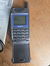 Sony GSM Mobile Phone CMD-Z5 Flip Phone. Fully Working
