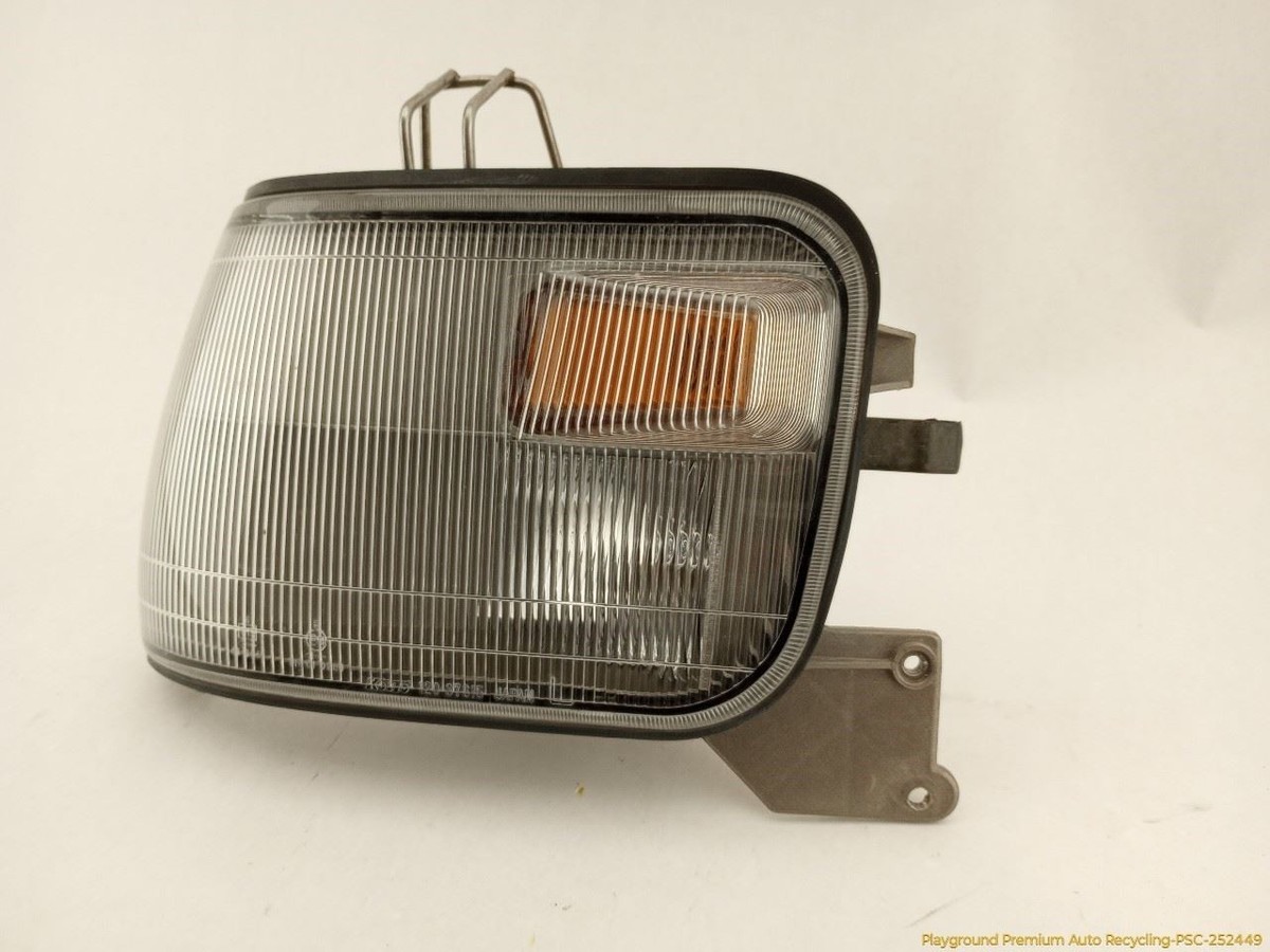 Mitsubishi Delica L300 Left Front Corner Light OEM 120-37615 for