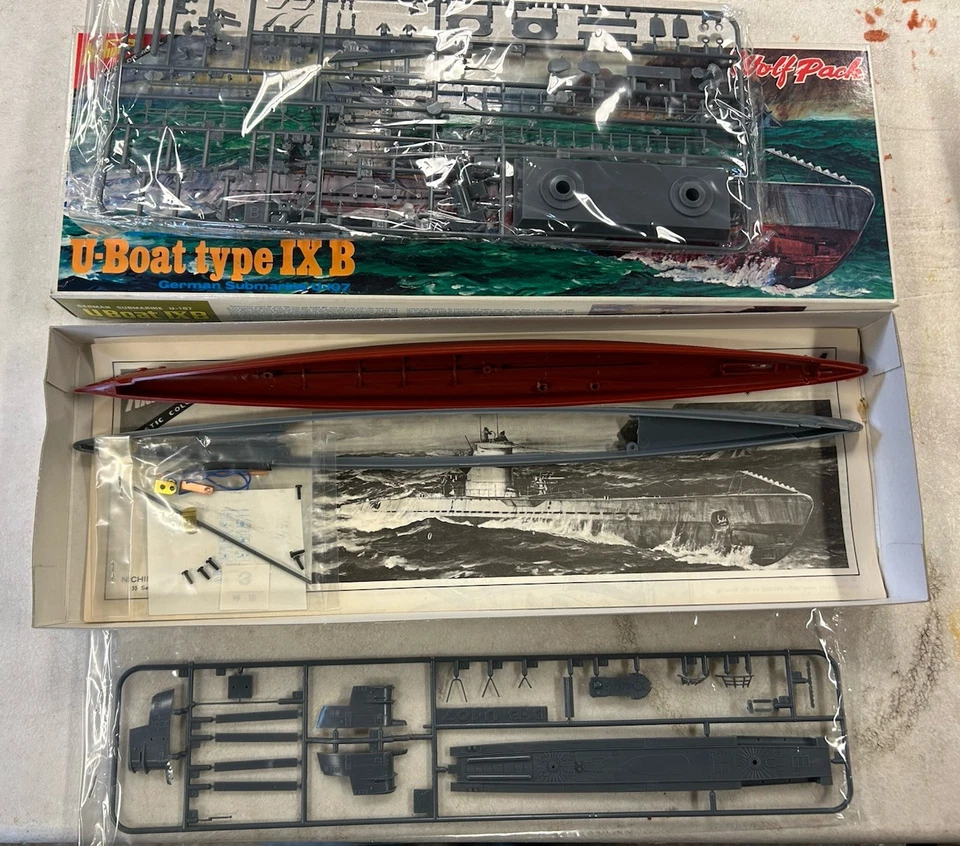 Nichimo U-Boat Type IXB German Submarine U-107 Model #U-2009 - 1:200 Scale - Image 2 of 2