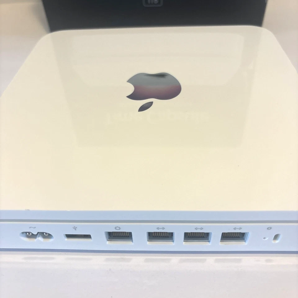 Apple Time Capsule 1TB 802.11n Wi-Fi Hard Drive Wireless Backup Model A1302 - Image 3 of 4