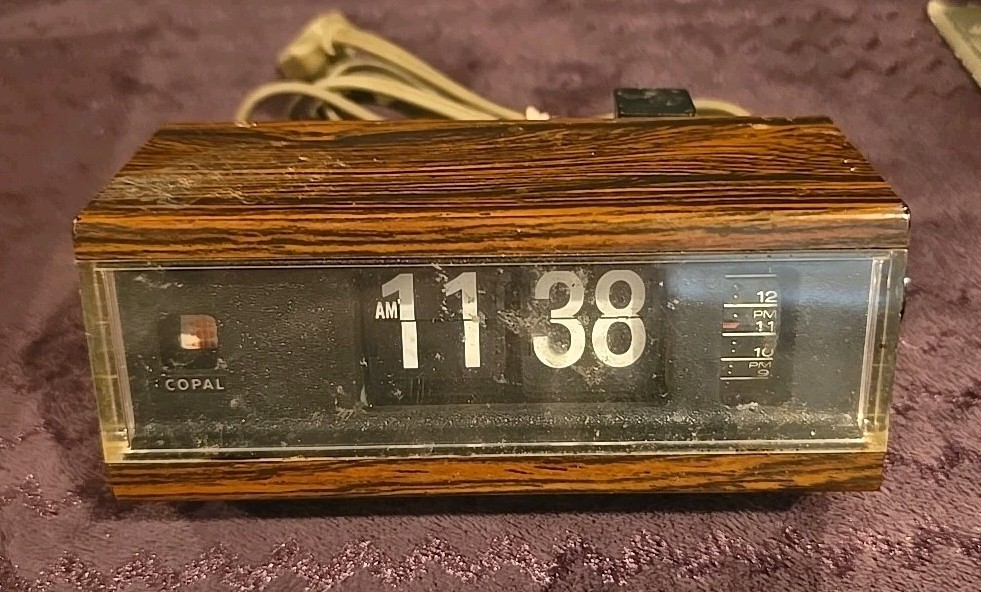 Copal Model 227 Woodgrain Flip Clock w Alarm MCM Vintage Retro
