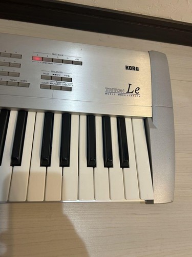 KORG TRITON LE61 Synthesizer - Picture 4 of 15