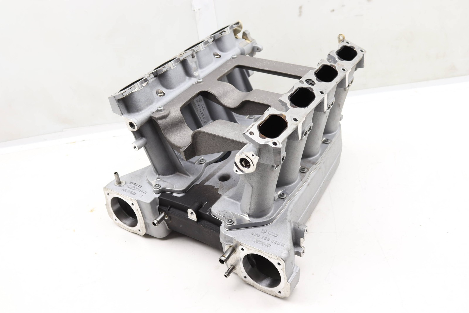 2010-2012 AUDI R8 4.2L - Intake Manifold 079133185CP