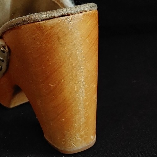 Vintage Steve Madden High Wood Heels Knit Top Leather Flowers Size 7 - Picture 6 of 16