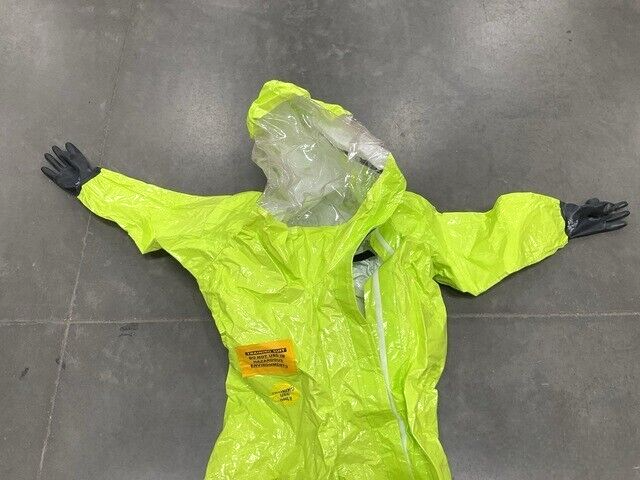 DUPONT HAZMAT TRAINING LEVEL A CHEMICAL PROTECTION SUIT