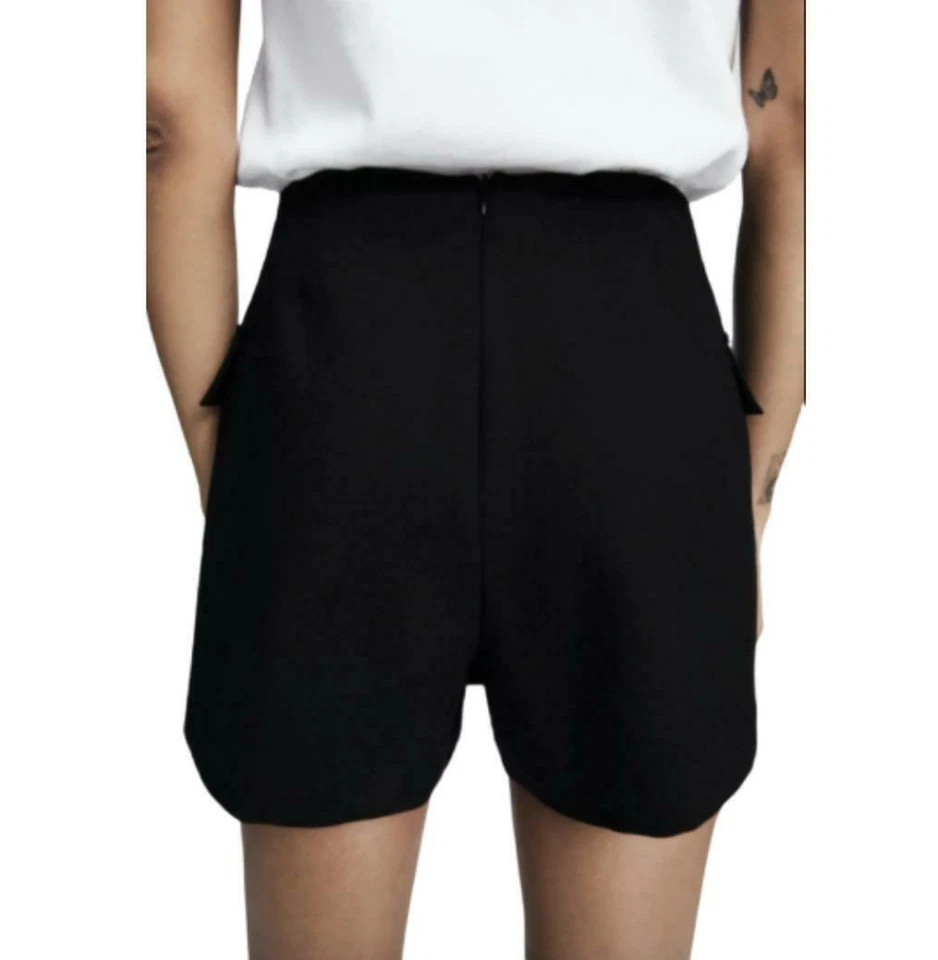 ZARA FALDA CORTA NEGRA ELEGANTE NEGRA CON BOTONES GRANDES PLATEADOS BLANCOS S Foto 3 de 4