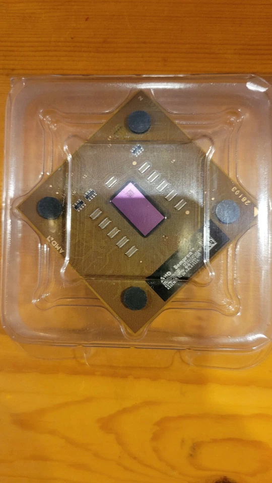 AMD OEM Sempron 2200+ SDC2200DUT3D Socket 462 A 1.5 GHz 333 MHz K7 CPU - Image 2 of 3