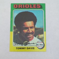 Topps 1975 Tommy Davis #564 Base Set Baltimore Orioles MLB Baseball Card