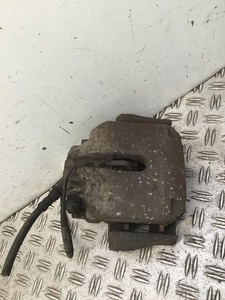 Bremssattel vorne links BMW 5er (E39) 520d 100kW 136PS  M47