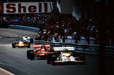 Pedro Rodriguez BRM P160 leads Ronnie Peterson March 711 Ford Mona- Old Photo 3